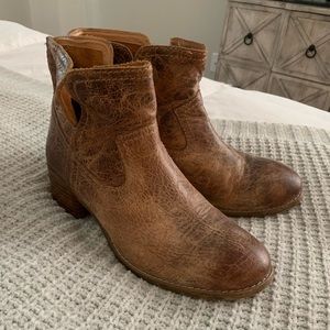 Diva true leather booties